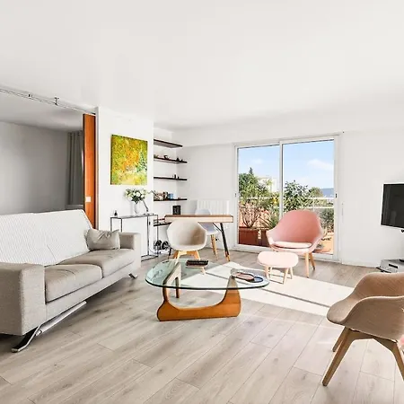 3br Flat With Sea View Balcony - Pool & Parking *
