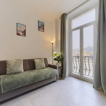 Center - Charming - 2 Mn Station Train Apartment Nice