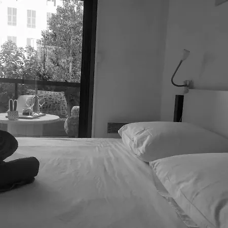 Wehost Barety - Blooming Balcony Retreat - 3-4prs Appartement Nice