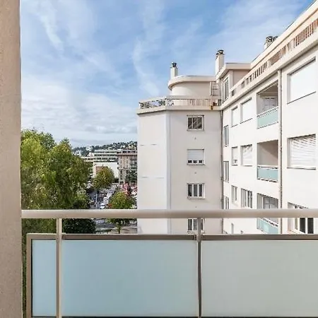 Apartment Center 2 Bedrooms Balcony Air Conditioning *