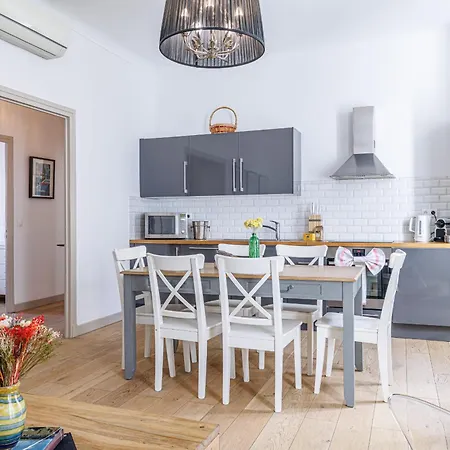 Wide & 3 Bdr - Ac & Balcony Apartment