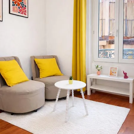 Mezzanine - Centre Apartment