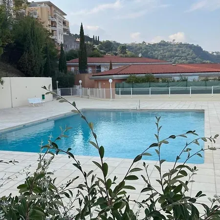 Apartment 3 Avec Piscine Et Parking Prive