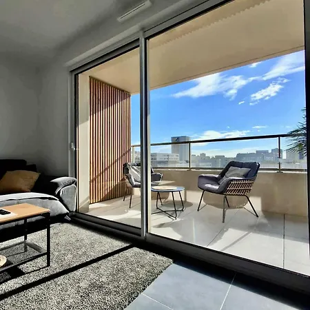 Apartment Luxury With Balcony & Rooftop *