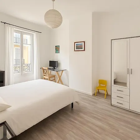 Appartement Large 1 Bedroom Apartment, Balcony, Very
