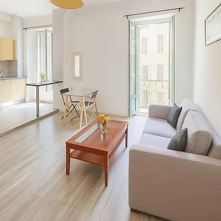 Appartement Large 1 Bedroom Apartment, Balcony, Very *