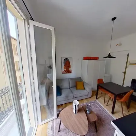 Liberation Apartment *