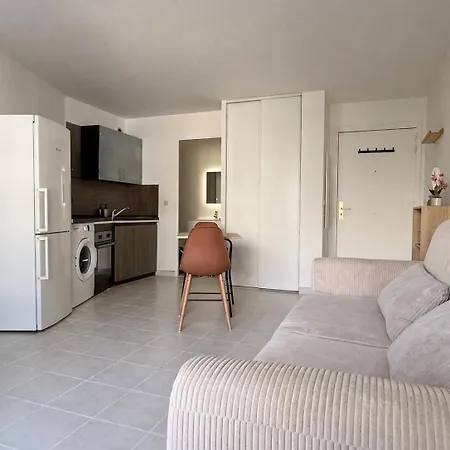 Apartment La Vague Azureenne, Proche Du Port *