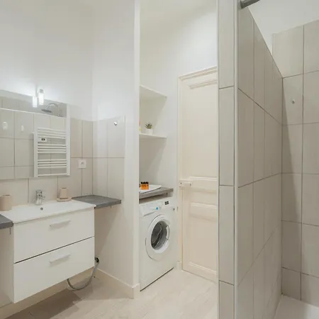 Apartment Superbe 3 Pieces Centre-ville Climatise *