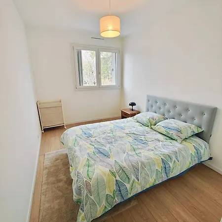 Lumineux Avec Terrasse à Appartement *
