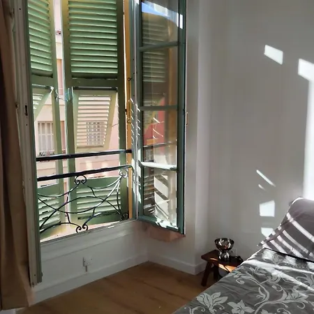 Magnifique 2 Pieces Place Massena Apartment *