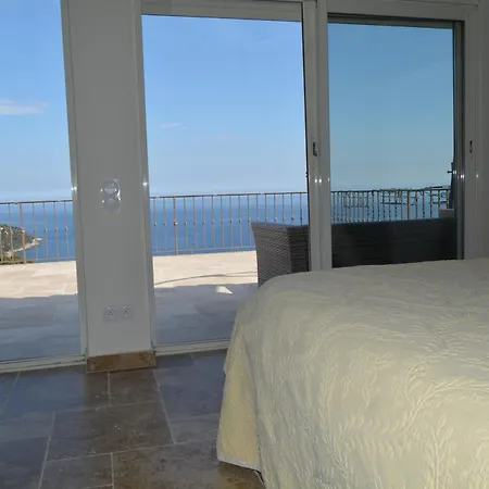 2 Et Salon Apartment *