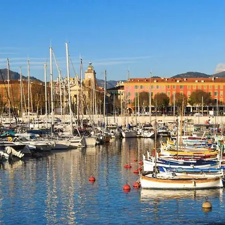 Bright Modern Studio, Port, Walk To Tram And Beach! * Nice