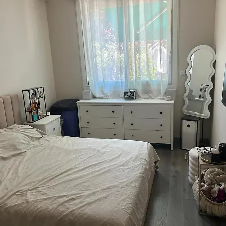 Elegant In With A Private Garden * Nice