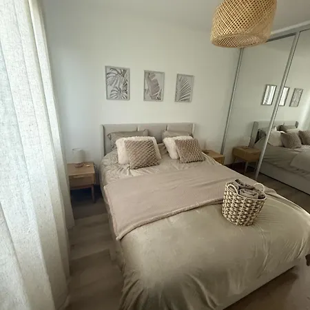 Apartment Deux Pieces Moderne Avec Balcon & Vue Degagee
