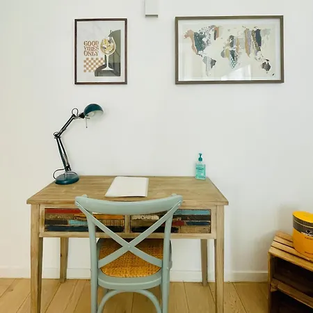 Bright Modern Studio, Port, Walk To Tram And Beach! Nice