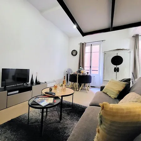 Wehost - Le Choeur De - 2 Lits / 4 Pers - Vieux Apartment