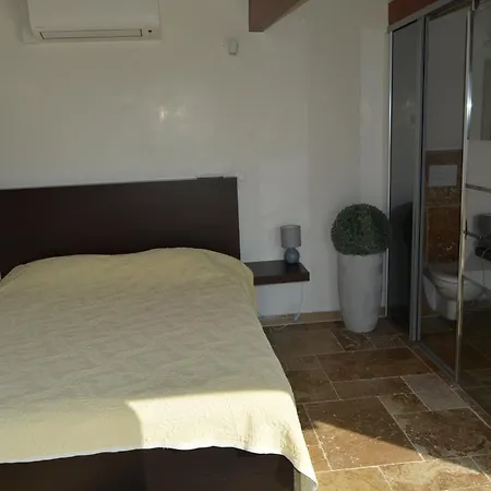 2 Et Salon Apartment *