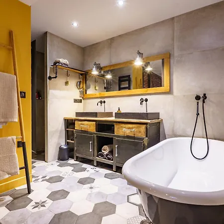 Apartment Loft Moderne Et Familial- Port De - 2 Chambres- Parking - Climatisation