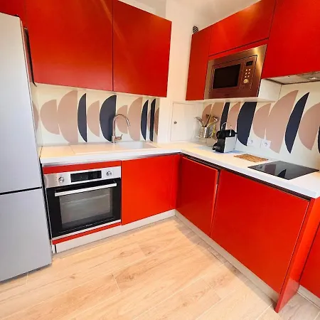Apartment New - Golden Square - Large One-bedroom - Air-conditioning - Parking