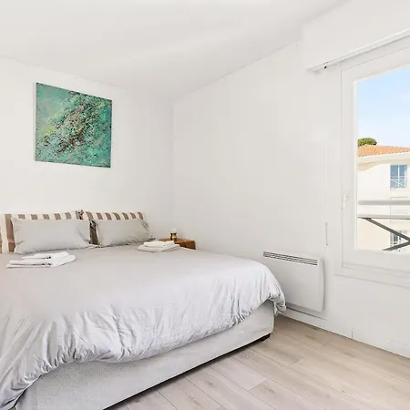 3br Flat With Sea View Balcony - Pool & Parking Apartment Nice