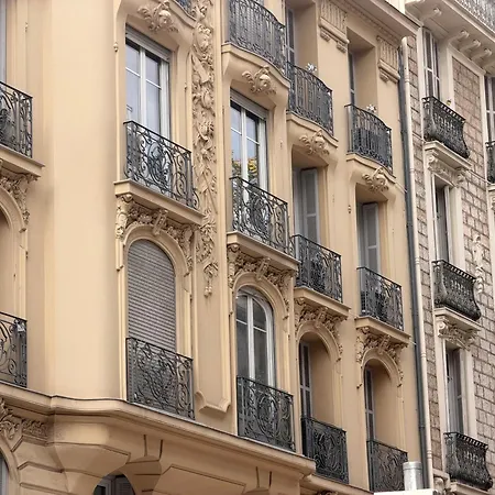 Palais Catherina 3 Pièces Et Commerces Rivoli Appartement