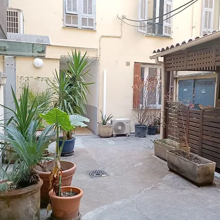 Bright And Quiet In Apartment Nice