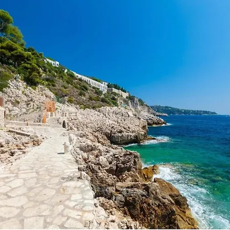 En Bord De - Zone Pietonne *