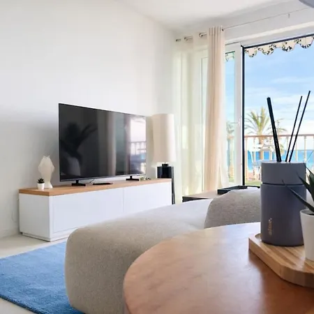 Luxury Beachfront 2br Promenade Des Apartment