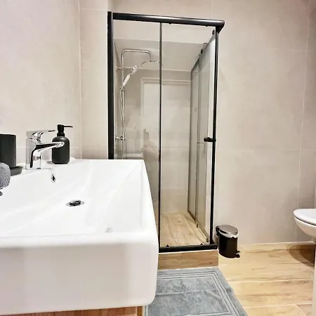 Ref 114 - Beautiful 3-room In The Center Appartement *