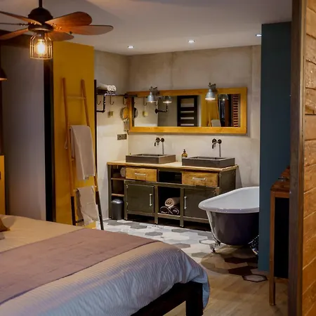 Loft Moderne Et Familial- Port De - 2 Chambres- Parking - Climatisation Apartment