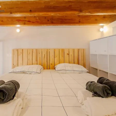 Appartement Avec Coin Nuit, Plein Centre Nice