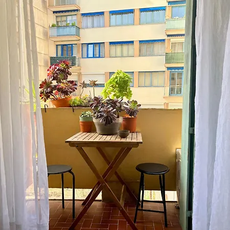 Bright Sea-view Balcony Getaway