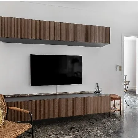 Center 2 Bedrooms Balcony Air Conditioning Apartment