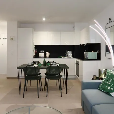 Apartment Time - Chic With Sunny Terrace, Port Nice
