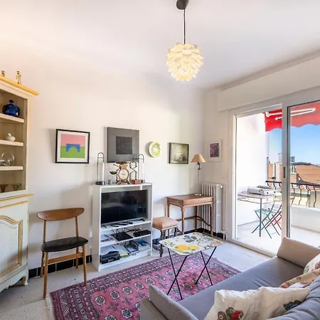 Appartement Azur Balcony Classic Charm With View