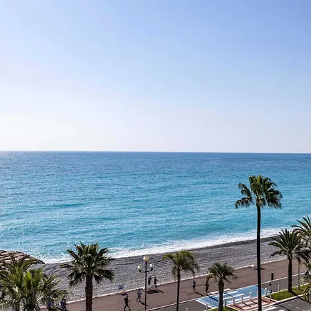 Fair-conditioned Seafront - Nice