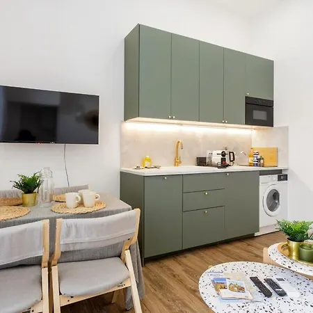 Wehost D4 - La Chic Cour 2 People Near Sea Appartement *
