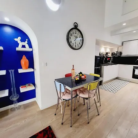 Aux Portes Du Vieux-nice - 2chambres / 4 Personnes - & A/c Appartement Nice
