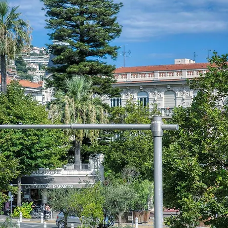 Stylish 1-bedroom Minutes From Beach&promenade Appartement