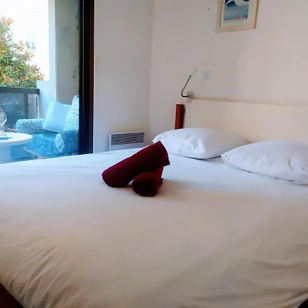 Wehost Barety - Blooming Balcony Retreat - 3-4prs Appartement