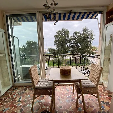 Apartment Very With Sea View Close To Airport