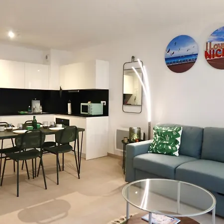 Apartment Time - Chic With Sunny Terrace, Port *