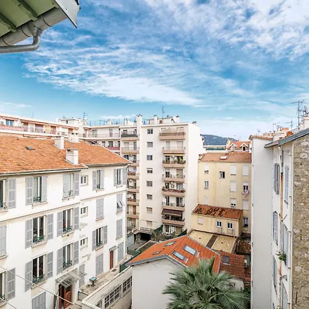 Large 2 Bdr Center Close To Train Station Apartment Nice