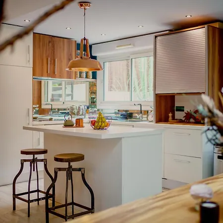 Loft Moderne Et Familial- Port De - 2 Chambres- Parking - Climatisation Apartment