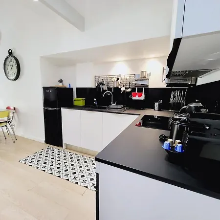 Aux Portes Du Vieux-nice - 2chambres / 4 Personnes - & A/c * Nice