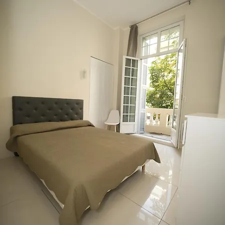 Appartement Stylish 1-bedroom Minutes From Beach&promenade Nice