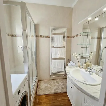 Appartement Bulle De Rêve à Deux Pas Du Port Nice