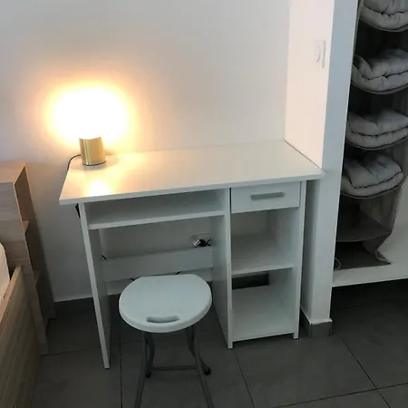 Appartement Promenade Des Anglais-2 Mins Walk To Beach- Charming Duplex -air Conditioning Wi-fi