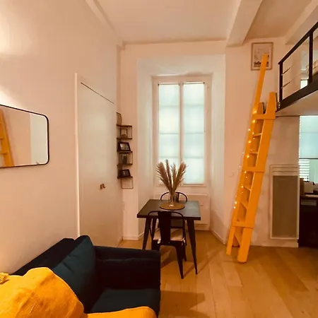 Bright Modern Studio, Port, Walk To Tram And Beach! Appartement